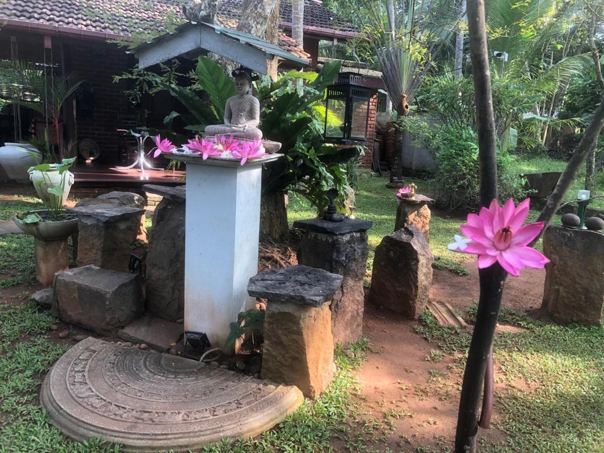 Hotel Heladiv Anuradhapura Dış mekan fotoğraf