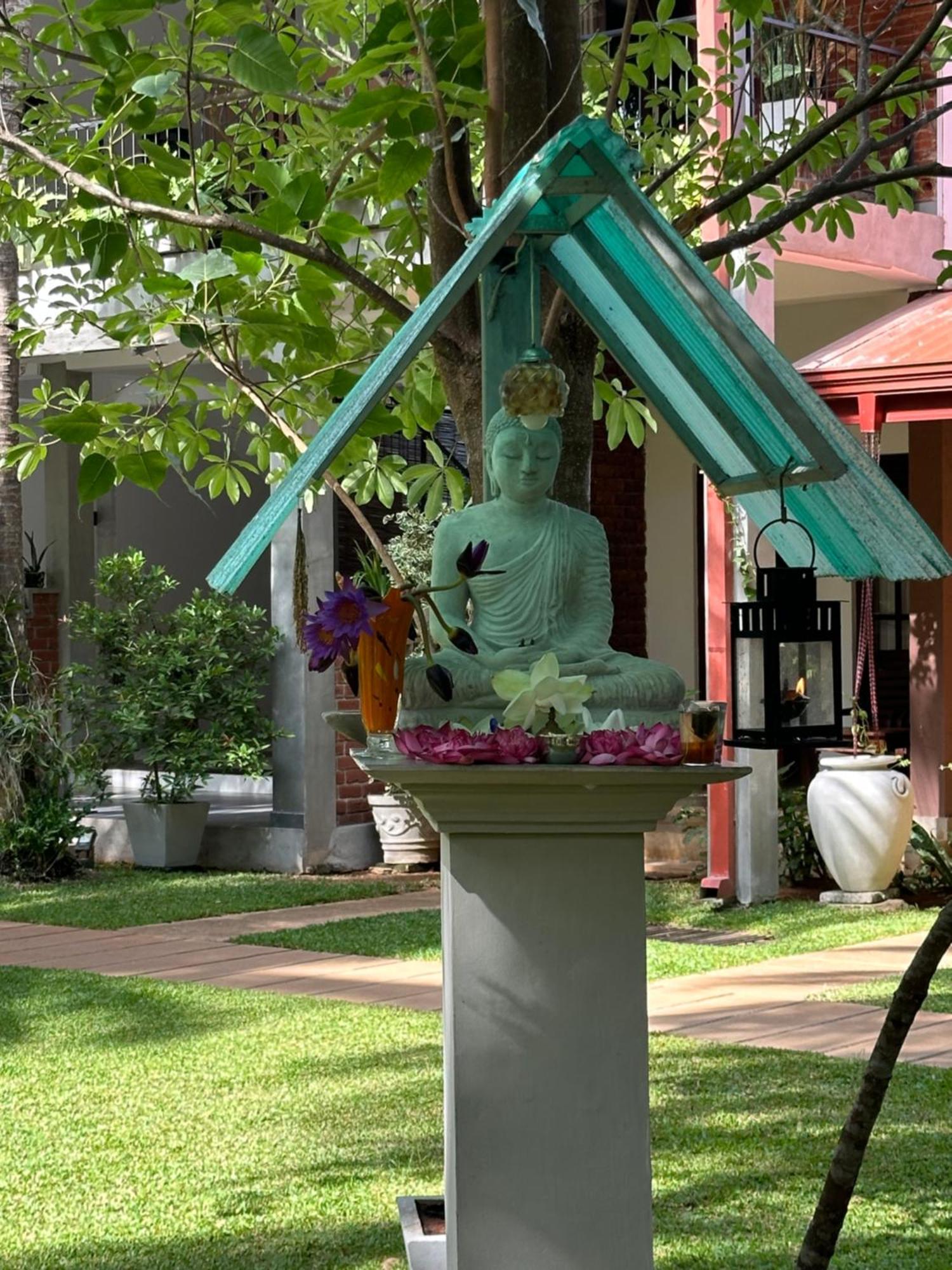 Hotel Heladiv Anuradhapura Dış mekan fotoğraf