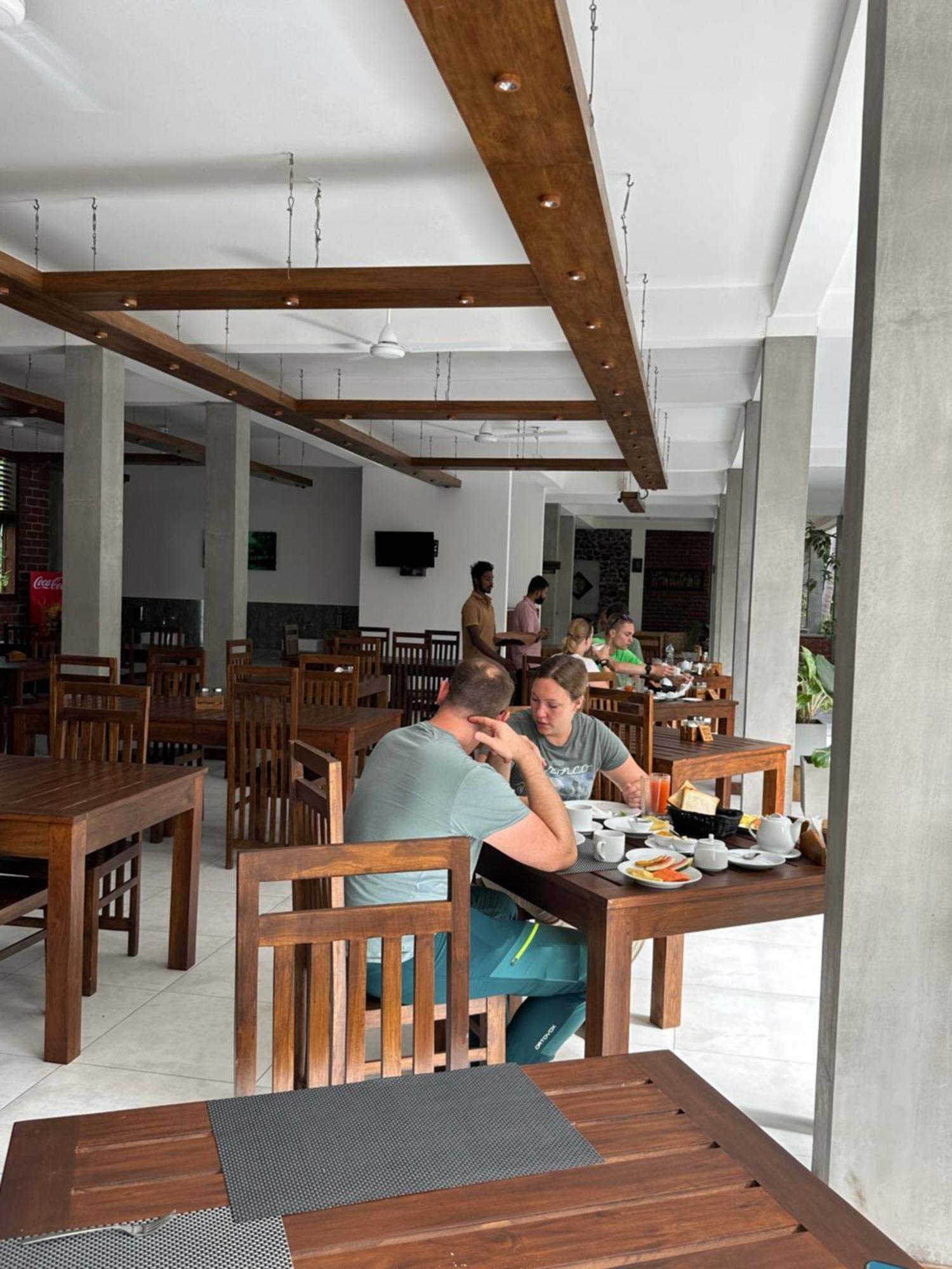 Hotel Heladiv Anuradhapura Dış mekan fotoğraf