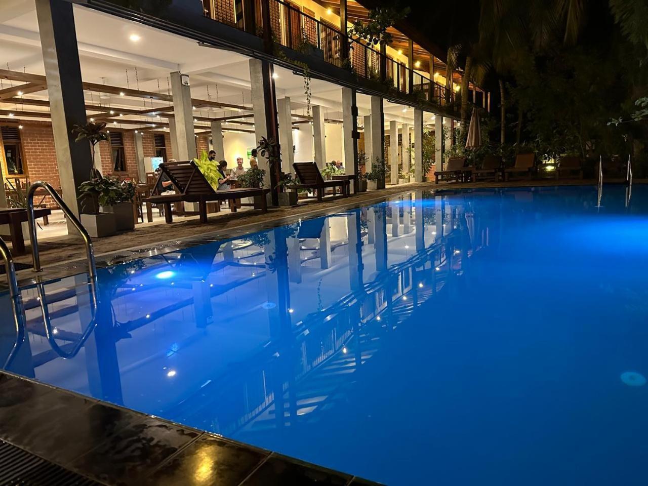 Hotel Heladiv Anuradhapura Dış mekan fotoğraf