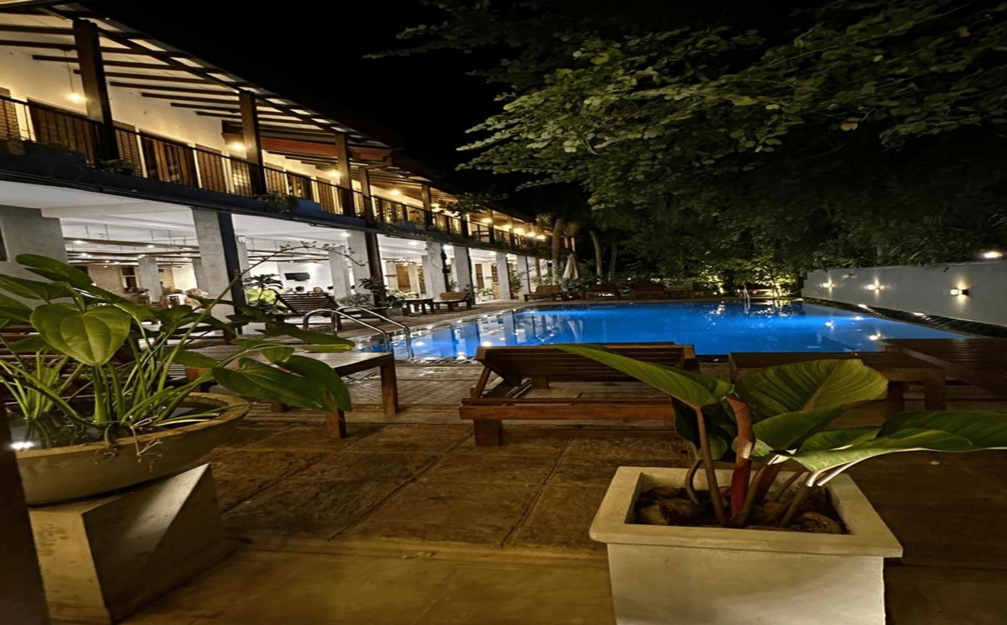 Hotel Heladiv Anuradhapura Dış mekan fotoğraf