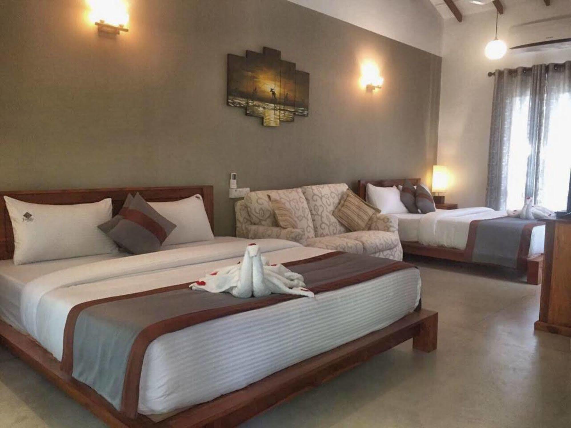 Hotel Heladiv Anuradhapura Dış mekan fotoğraf